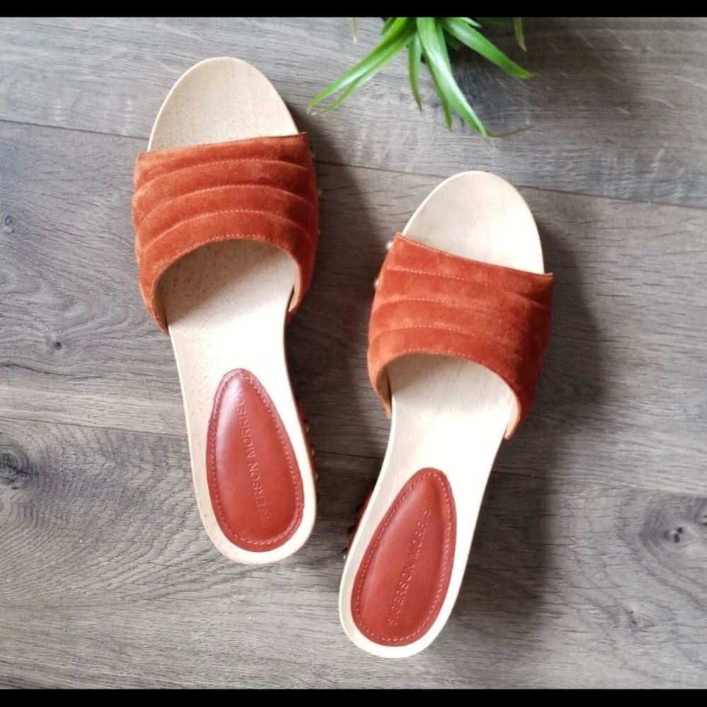 Sigerson Morrison suede clog sandal. Size 7